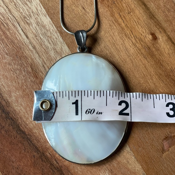 Vintage | Mother Of Pearl Statement Necklace - Picture 17 of 17